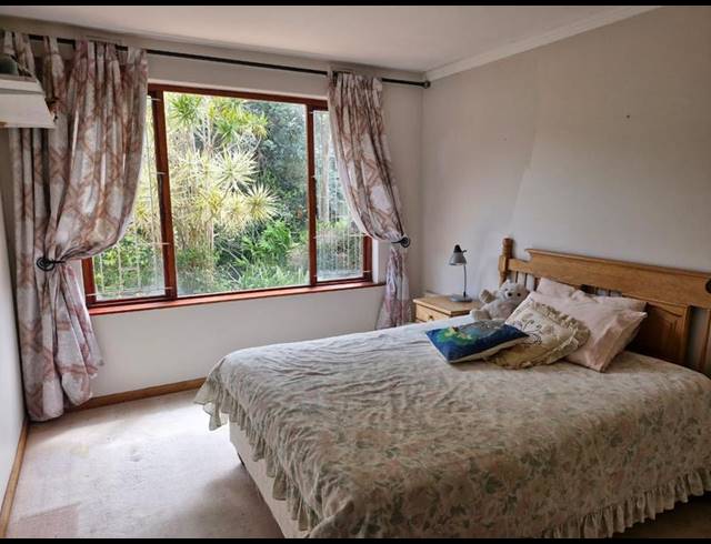 4 BEDROOM HOUSE FOR SALE IN ESCOMBE